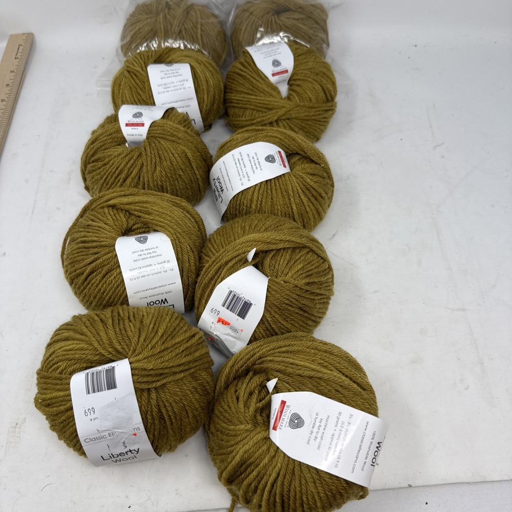Lot of 10 Matched Balls Classic Elite Big Liberty Wool Brown 50 GRAM BALLS 1050